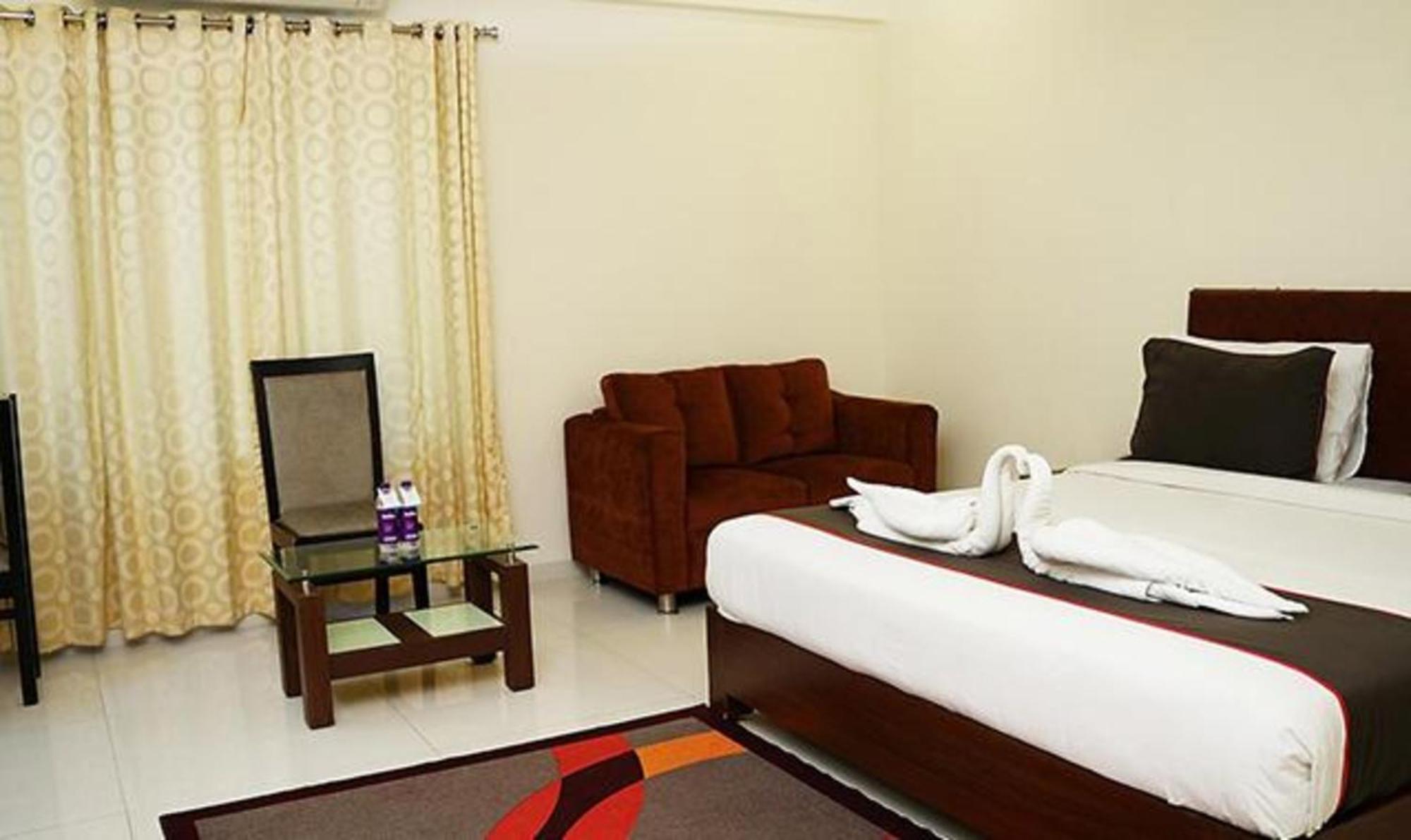 Capital O 16971 Hotel Lorven فيساخاباتنام المظهر الخارجي الصورة