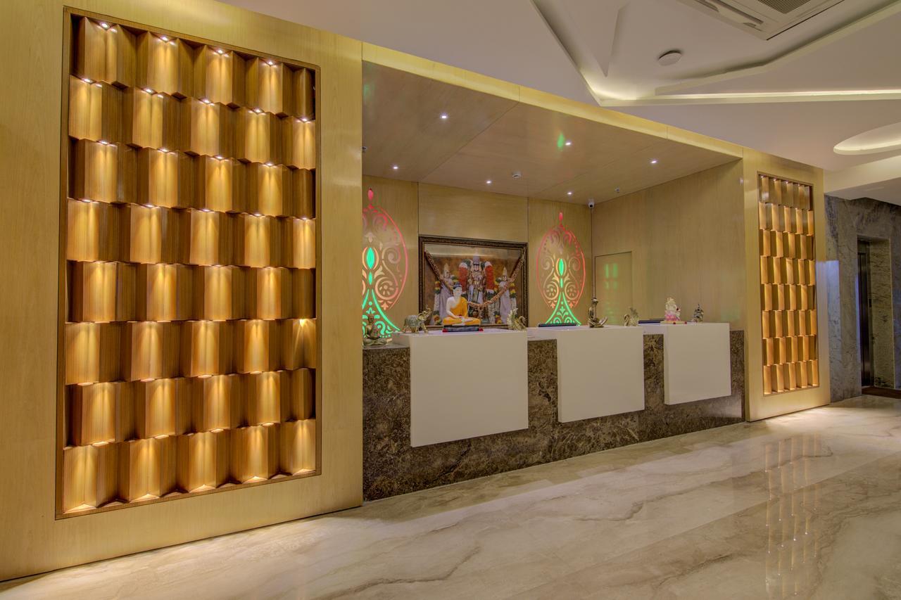 Capital O 16971 Hotel Lorven فيساخاباتنام المظهر الخارجي الصورة